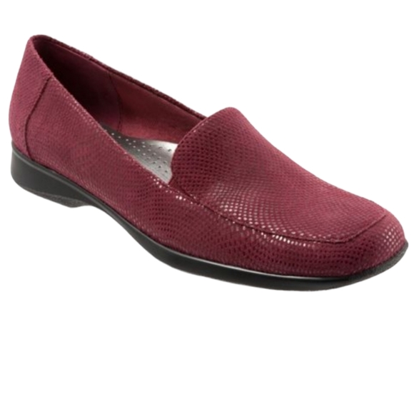 Trotters Jenn Mini Dots loafers - Picture 1 of 11